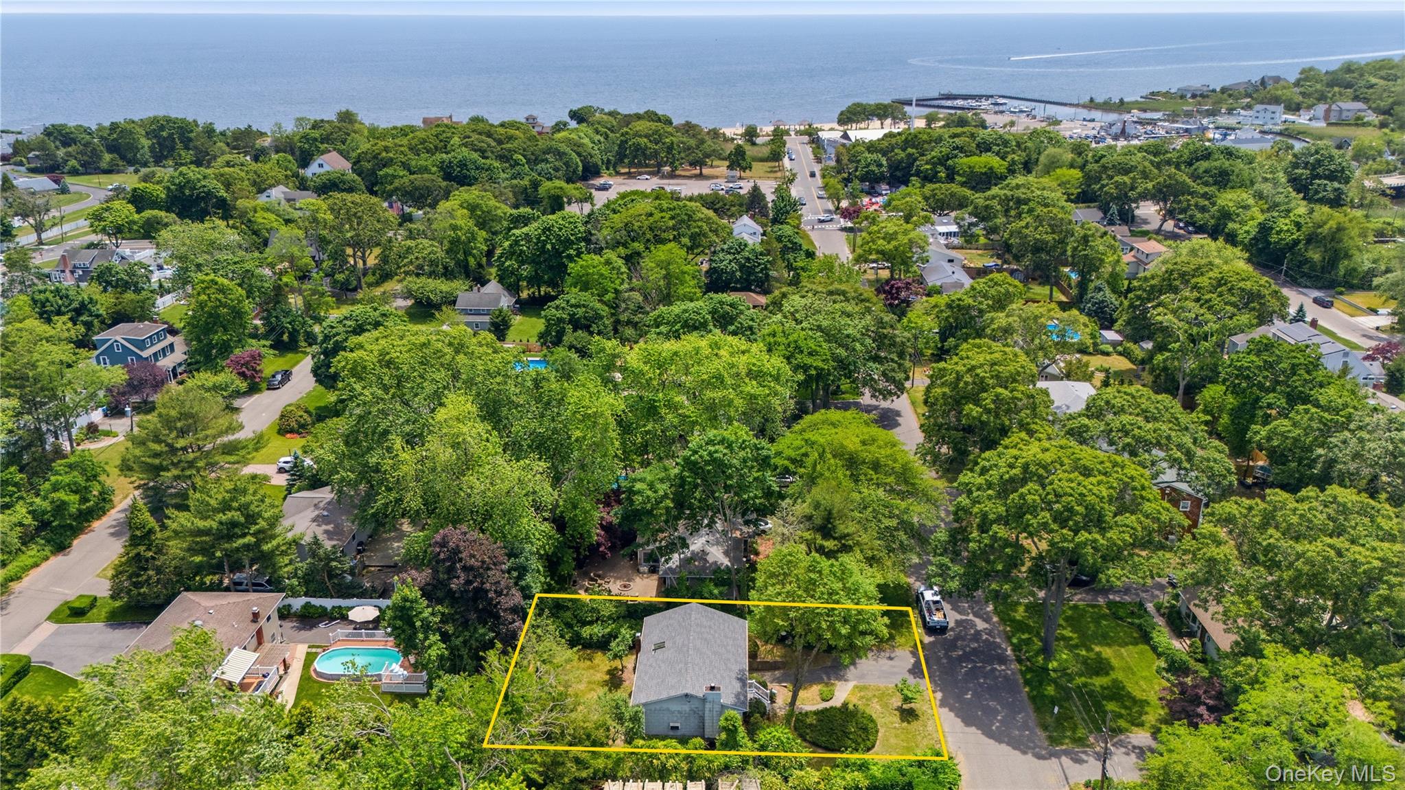 55 Corey Avenue - Photo 4
