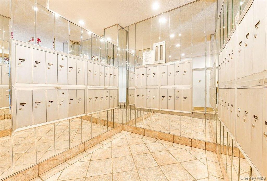 Photo of 67-30 Dartmouth Street #1K, Forest Hills, NY 11375 (MLS # 991314)