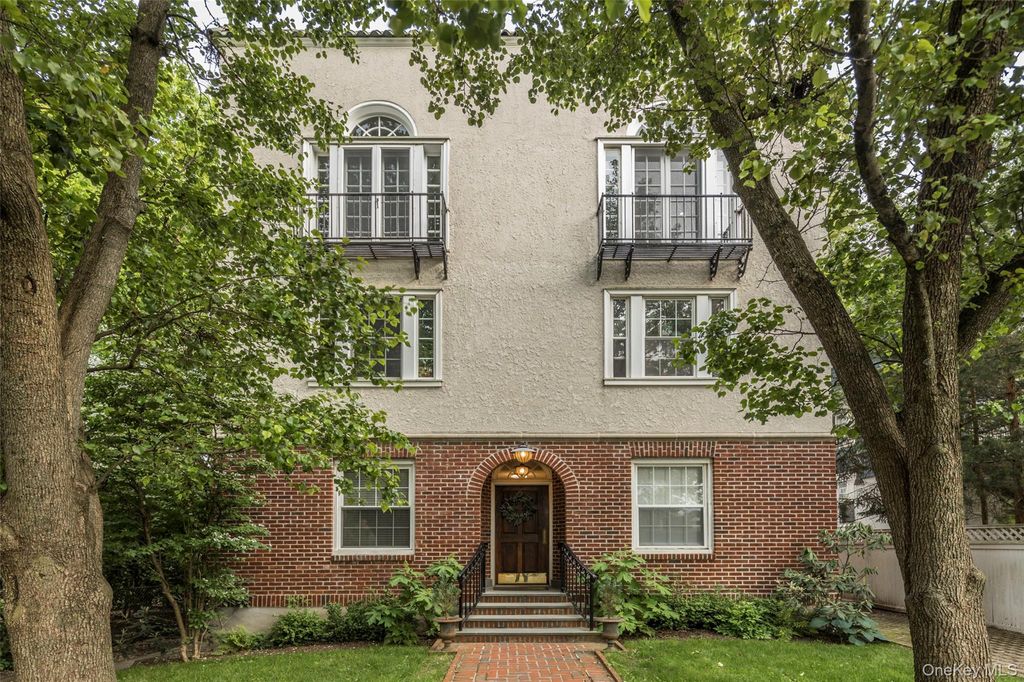 Photo of 15 Meadow Avenue #6, Bronxville, NY 10708 (MLS # 951501)