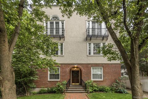 Condo For Sale - 15 Meadow Avenue #6<br/> Bronxville, NY 10708