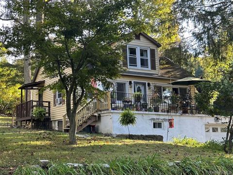 Photo of 2 Tuxedo Road, Carmel, NY 10512 (MLS # 916489)