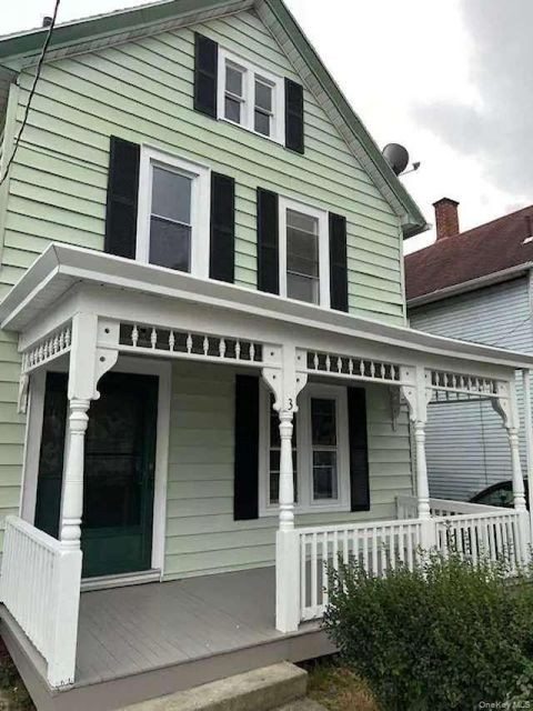 Homes For Sale - 3 Allen Place<br/> Poughkeepsie, NY 12601