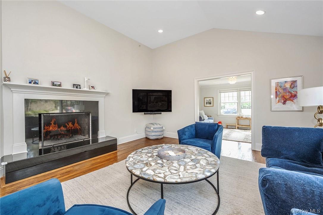 Harrison, New York 10528, United States, 5 Bedrooms Bedrooms, ,5 BathroomsBathrooms,Residential,Active,191783