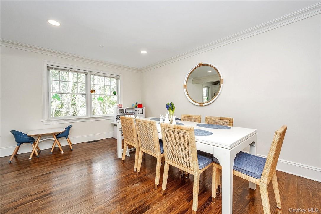 Harrison, New York 10528, United States, 5 Bedrooms Bedrooms, ,5 BathroomsBathrooms,Residential,Active,191783