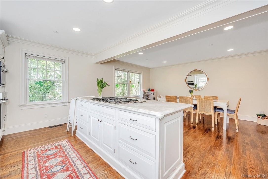 Harrison, New York 10528, United States, 5 Bedrooms Bedrooms, ,5 BathroomsBathrooms,Residential,Active,191783