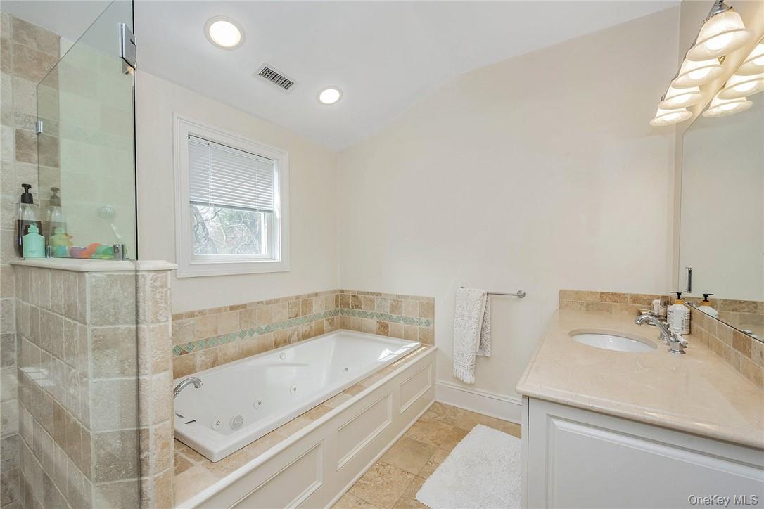 Harrison, New York 10528, United States, 5 Bedrooms Bedrooms, ,5 BathroomsBathrooms,Residential,Active,191783