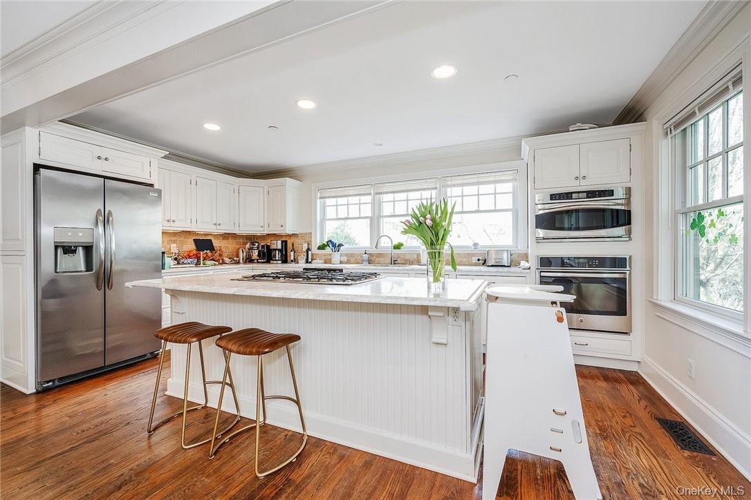 Harrison, New York 10528, United States, 5 Bedrooms Bedrooms, ,5 BathroomsBathrooms,Residential,Active,191783