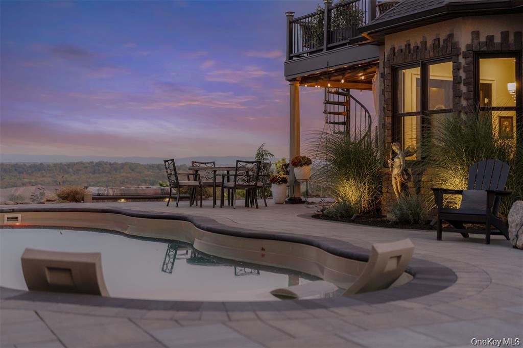 Photo of 1582 Route 9W, Marlboro, NY 12542 (MLS # 963527)