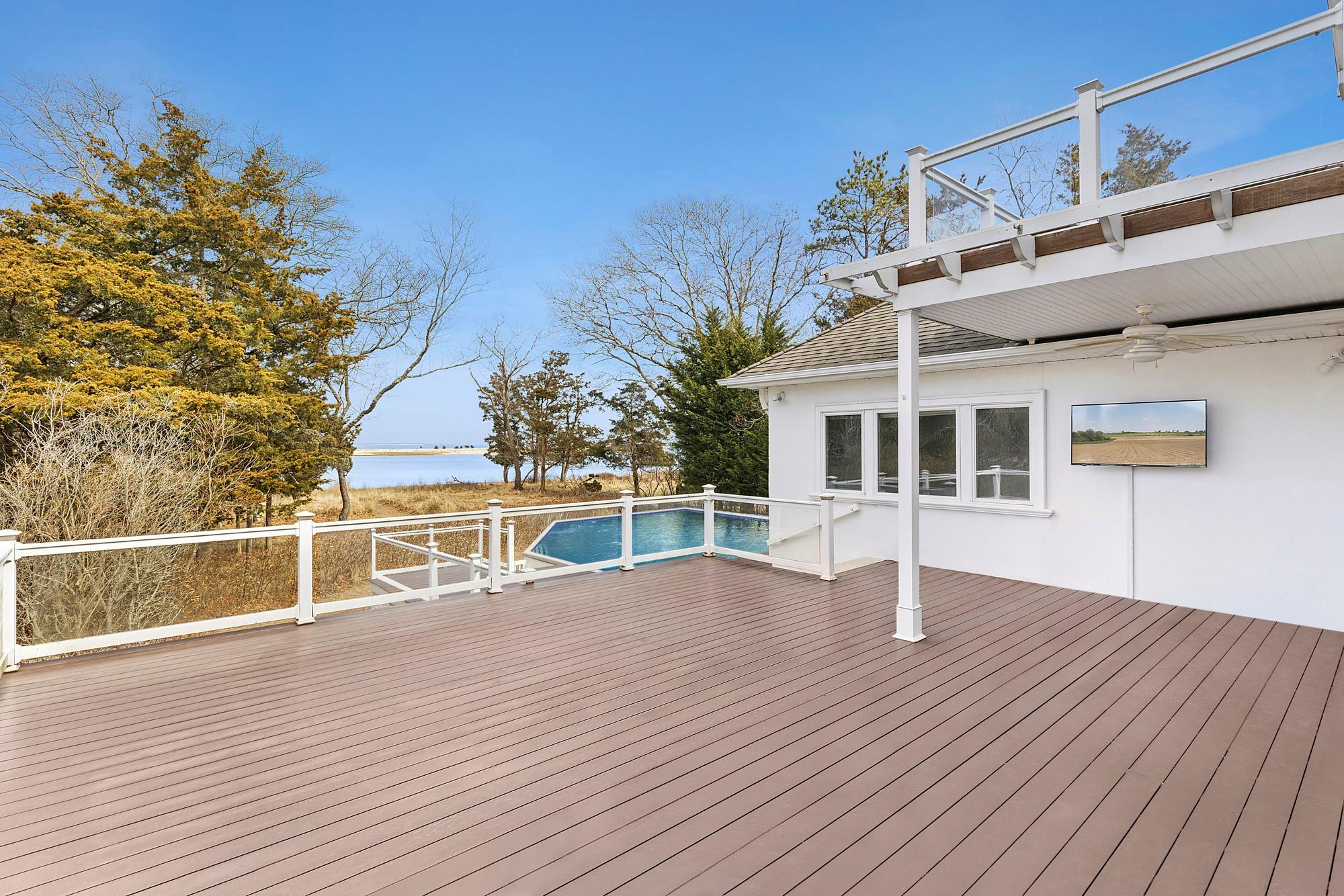 16 Duckwood Lane, Hampton Bays, New York image 31