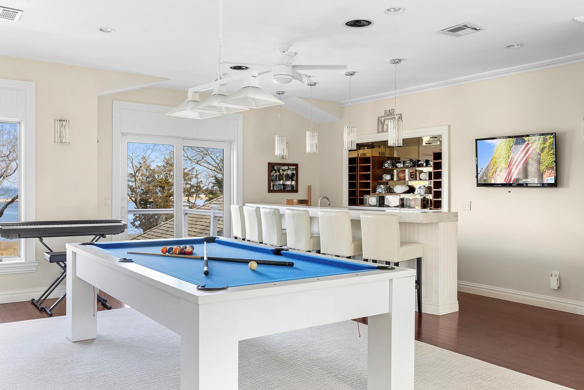16 Duckwood Lane, Hampton Bays, New York image 20