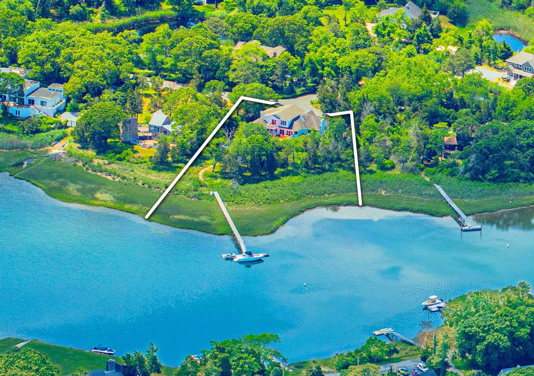 16 Duckwood Lane, Hampton Bays, New York image 2
