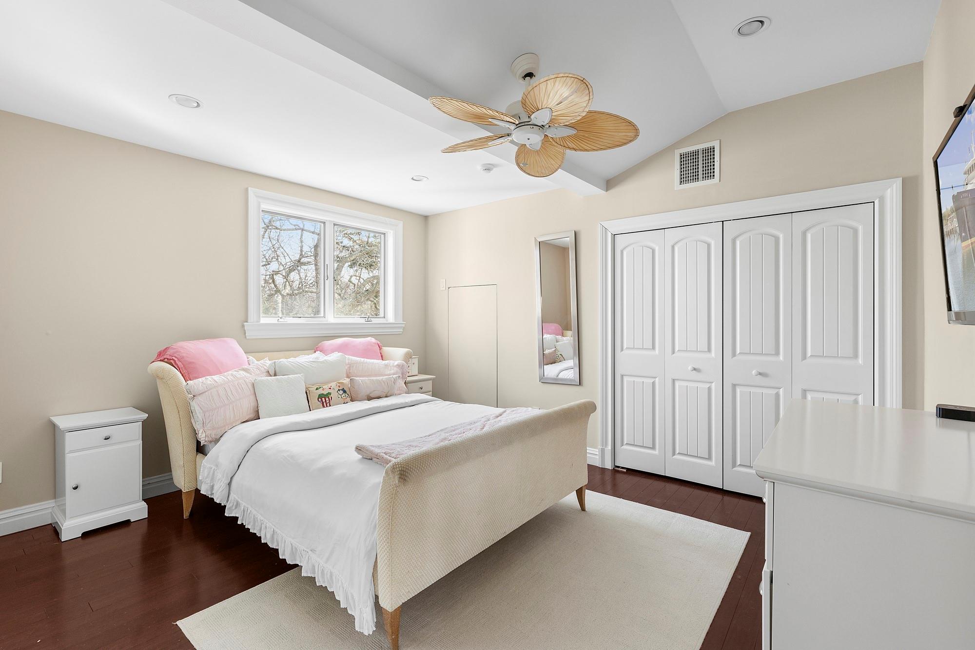 16 Duckwood Lane, Hampton Bays, New York image 14