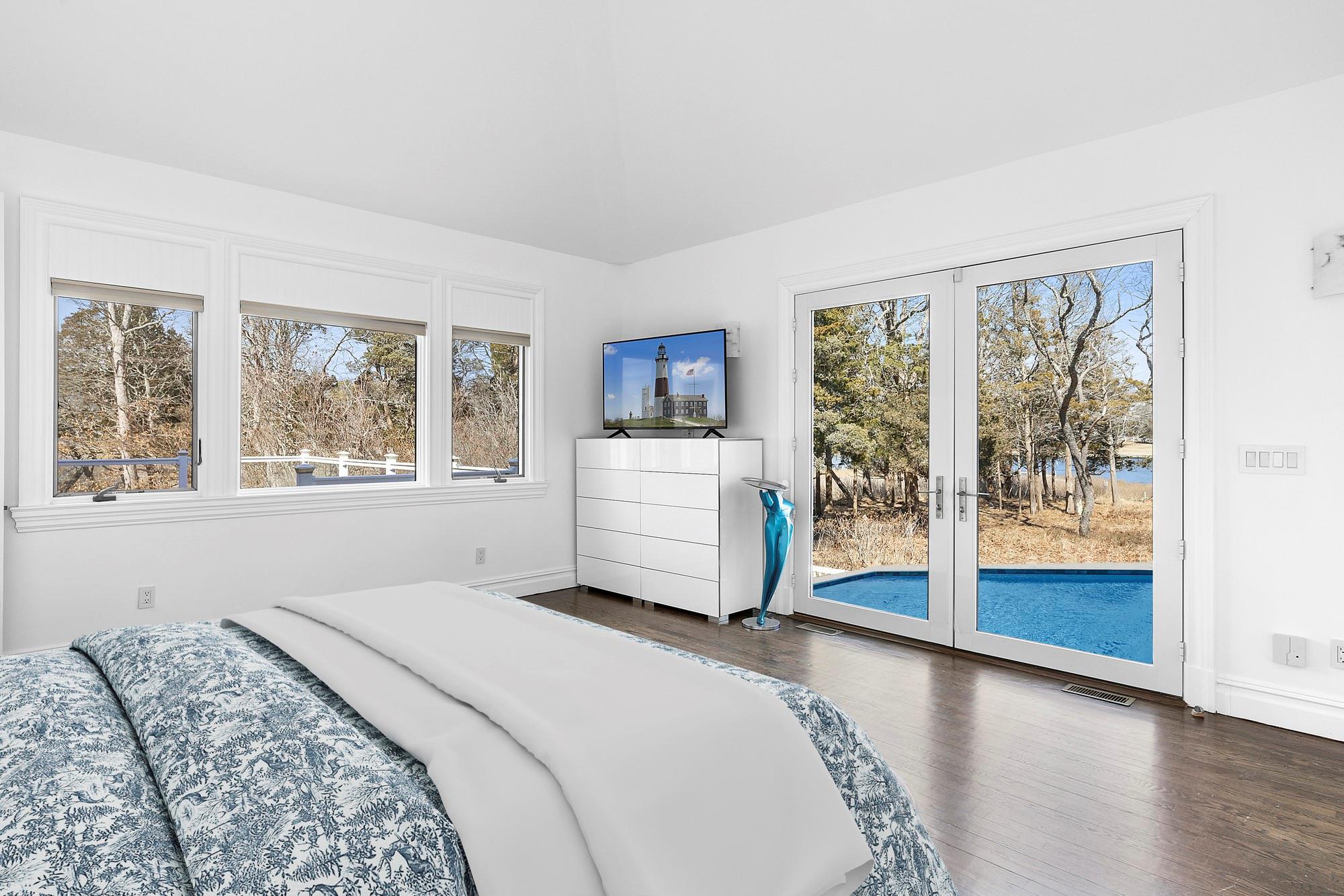 16 Duckwood Lane, Hampton Bays, New York image 13