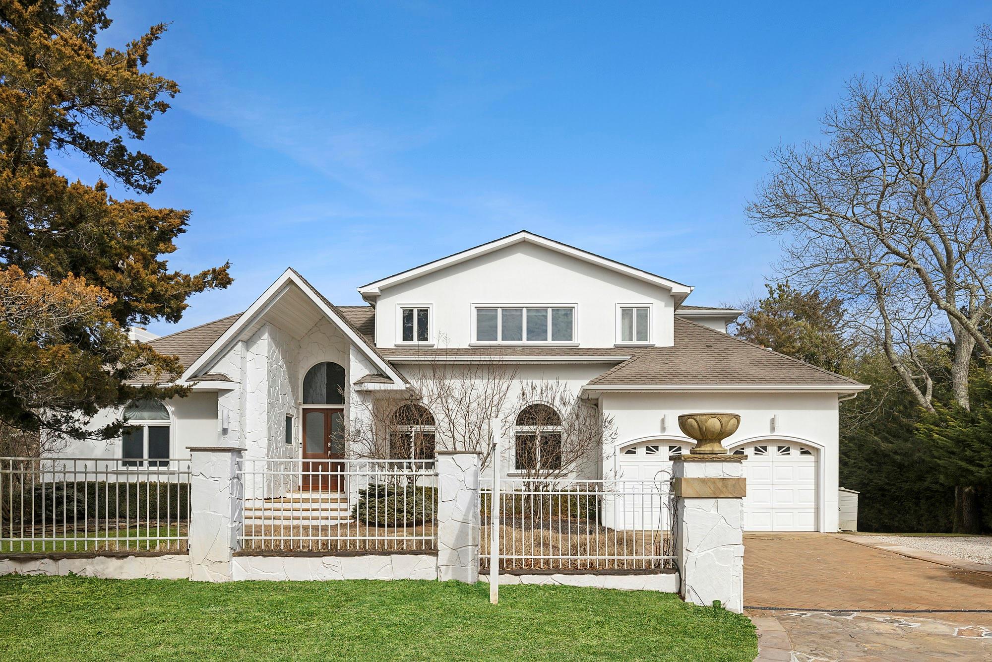 16 Duckwood Lane, Hampton Bays, New York image 5