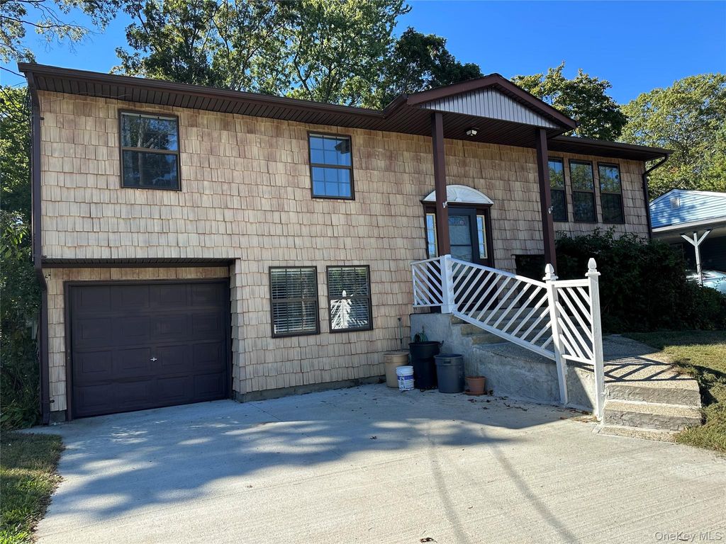 Photo of 676 Bohemia Parkway, Sayville, NY 11782 (MLS # 922990)
