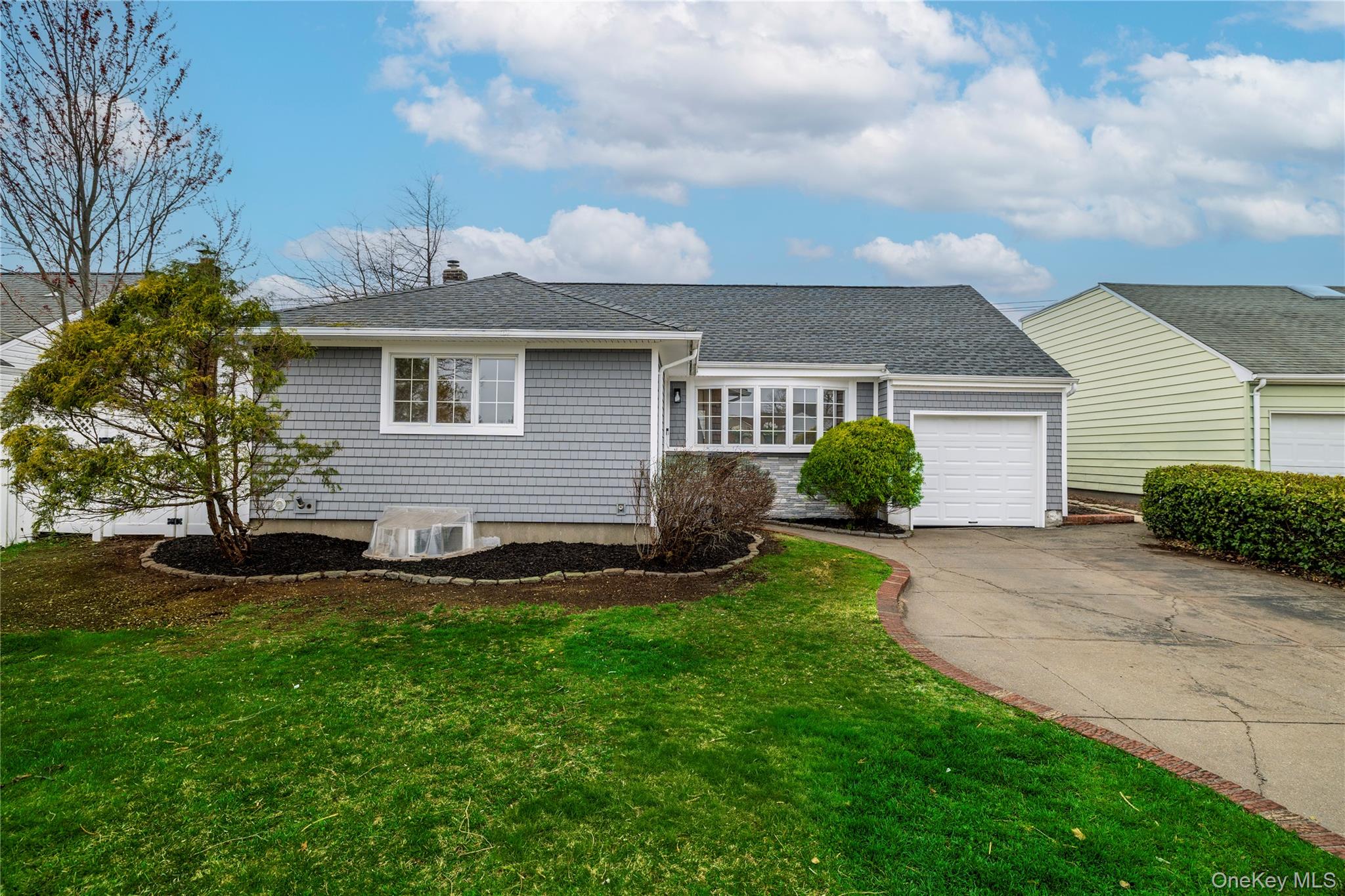 485 Farm Ranch Road W