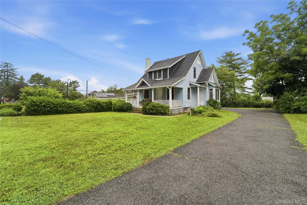 Photo of 125 Smith Avenue, Mount Kisco, NY 10549 (MLS # 1024398)