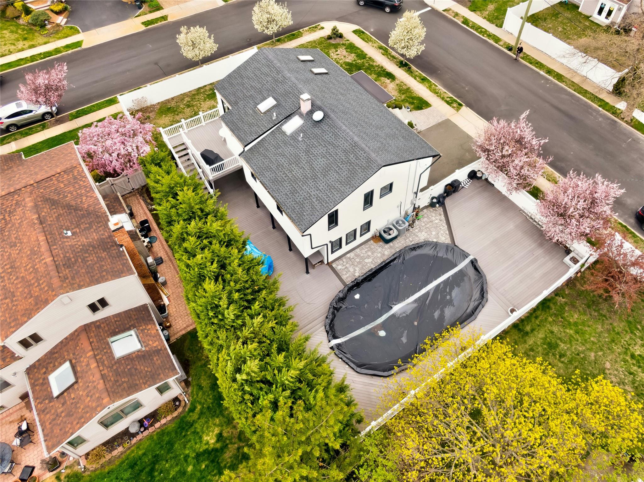 2974 Hemlock Place, Wantagh, New York image 43
