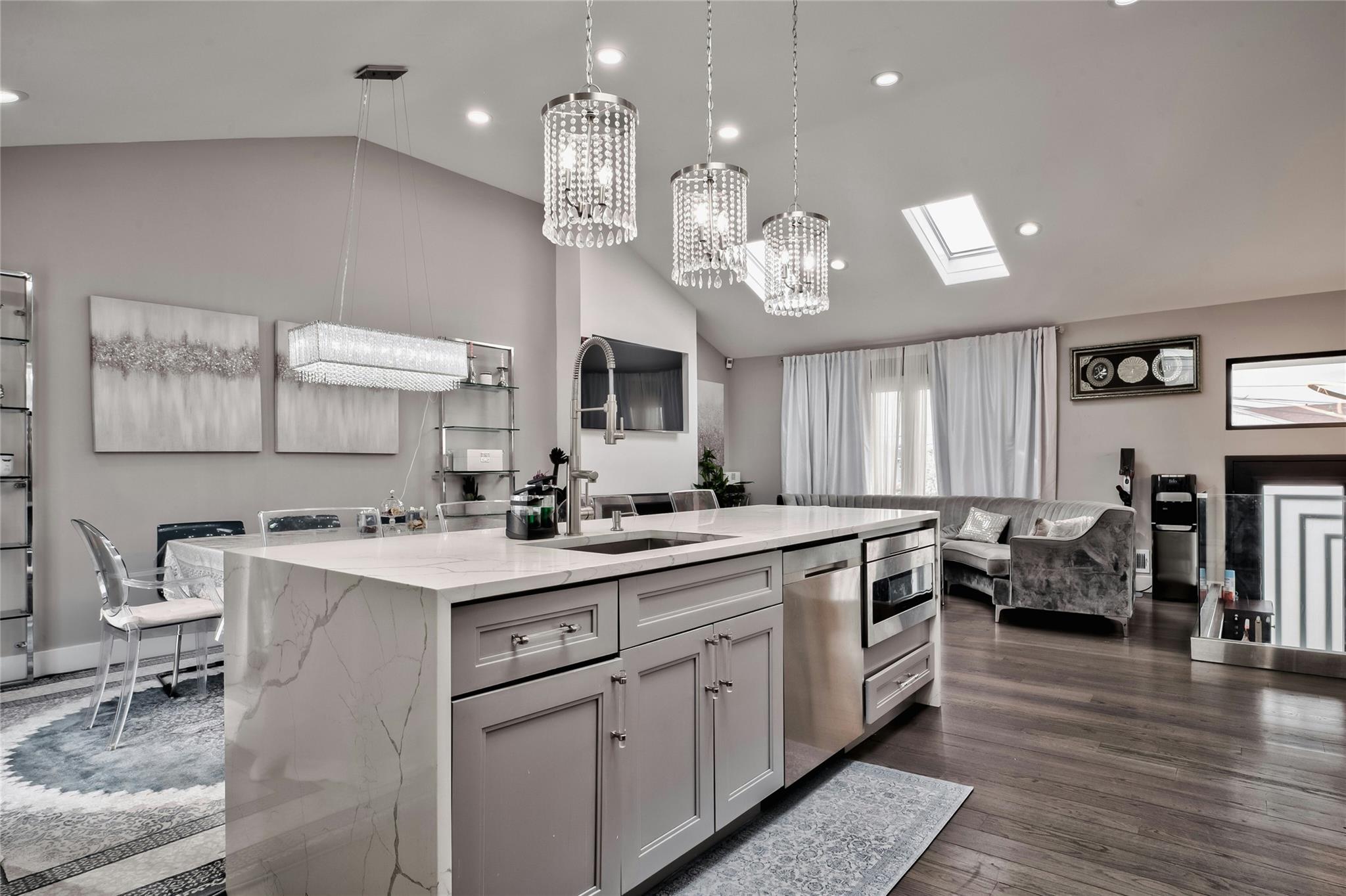 2974 Hemlock Place, Wantagh, New York image 6