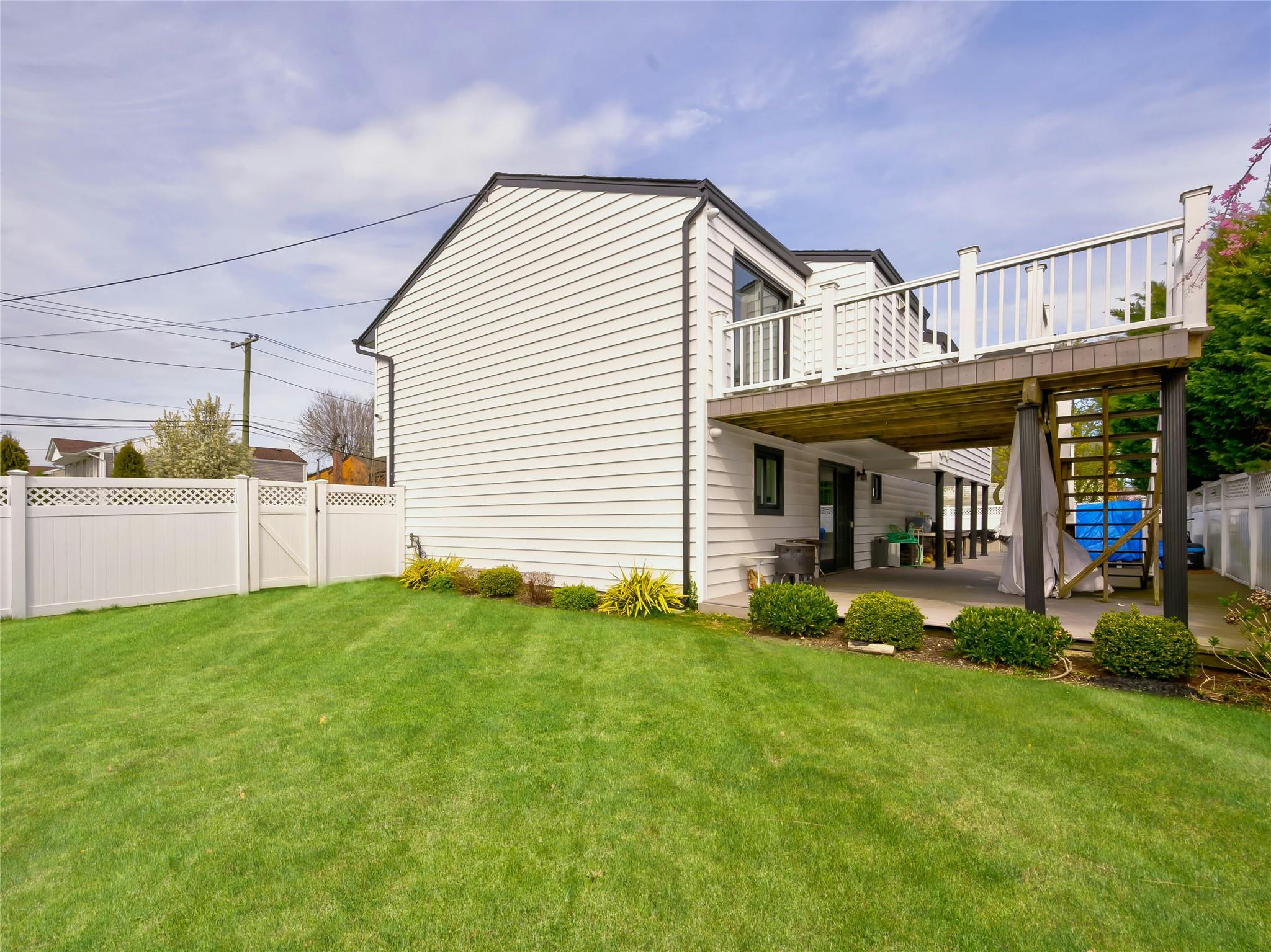 2974 Hemlock Place, Wantagh, New York image 21