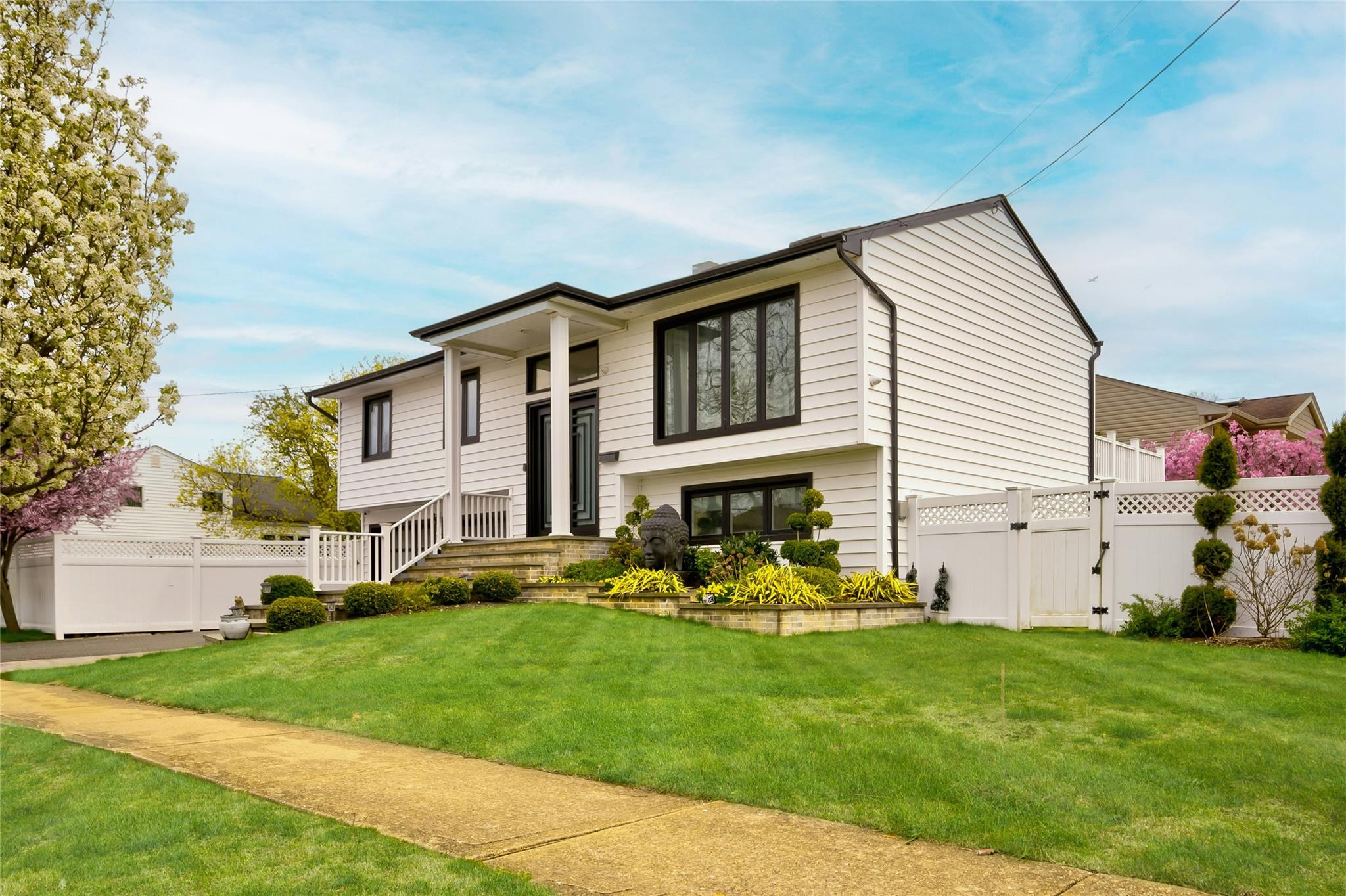 2974 Hemlock Place, Wantagh, New York image 4