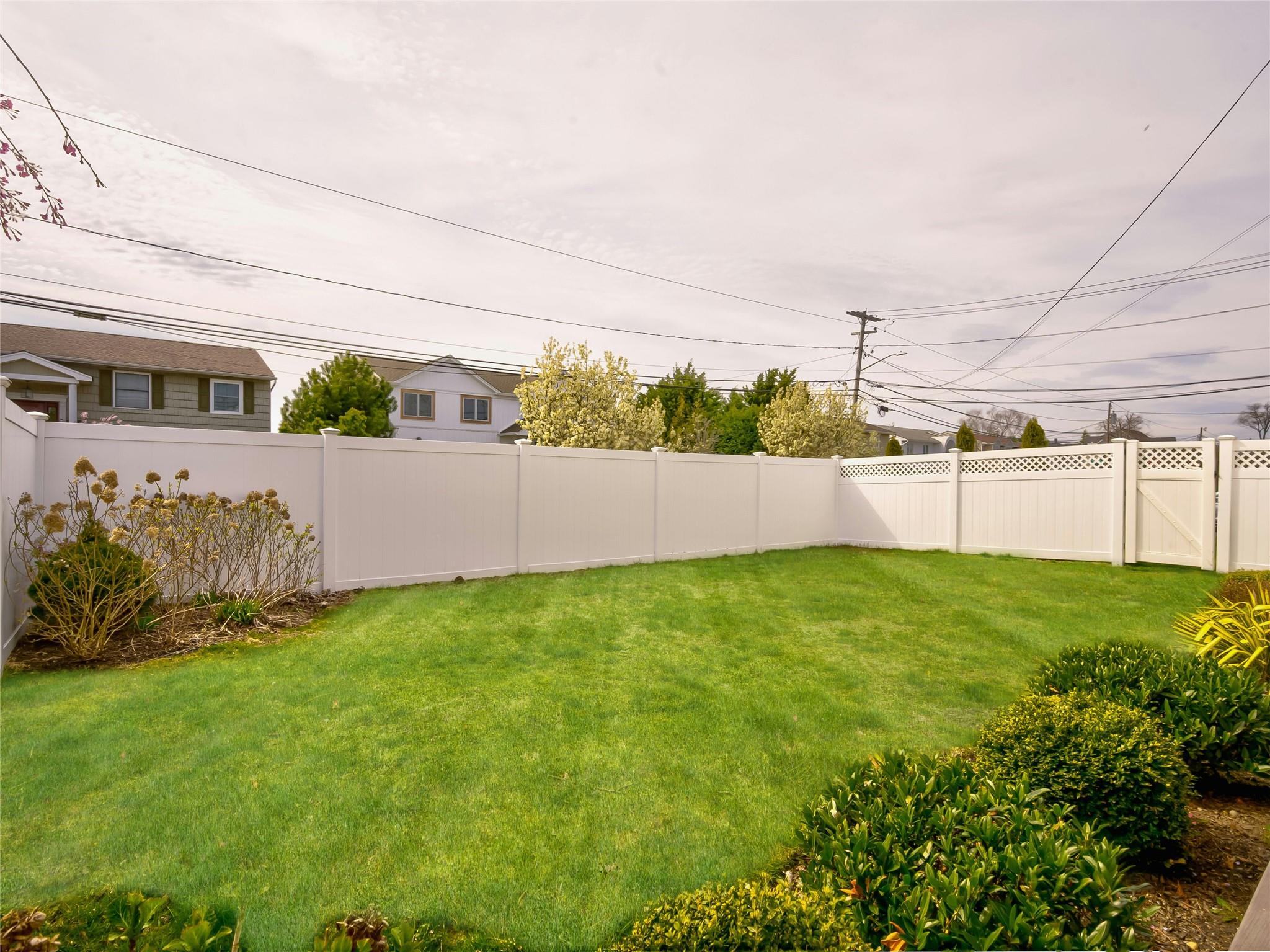 2974 Hemlock Place, Wantagh, New York image 23