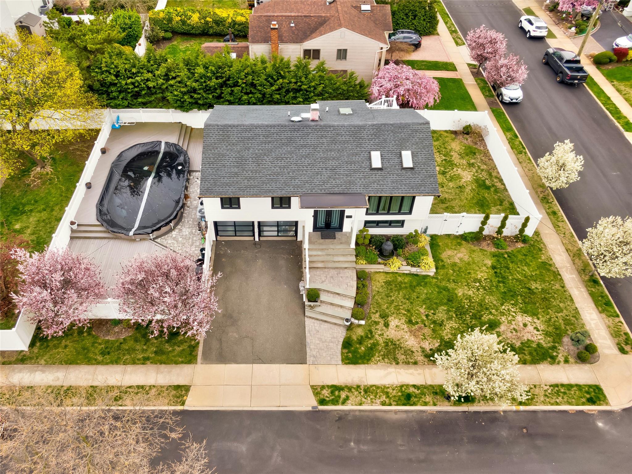 2974 Hemlock Place, Wantagh, New York image 3