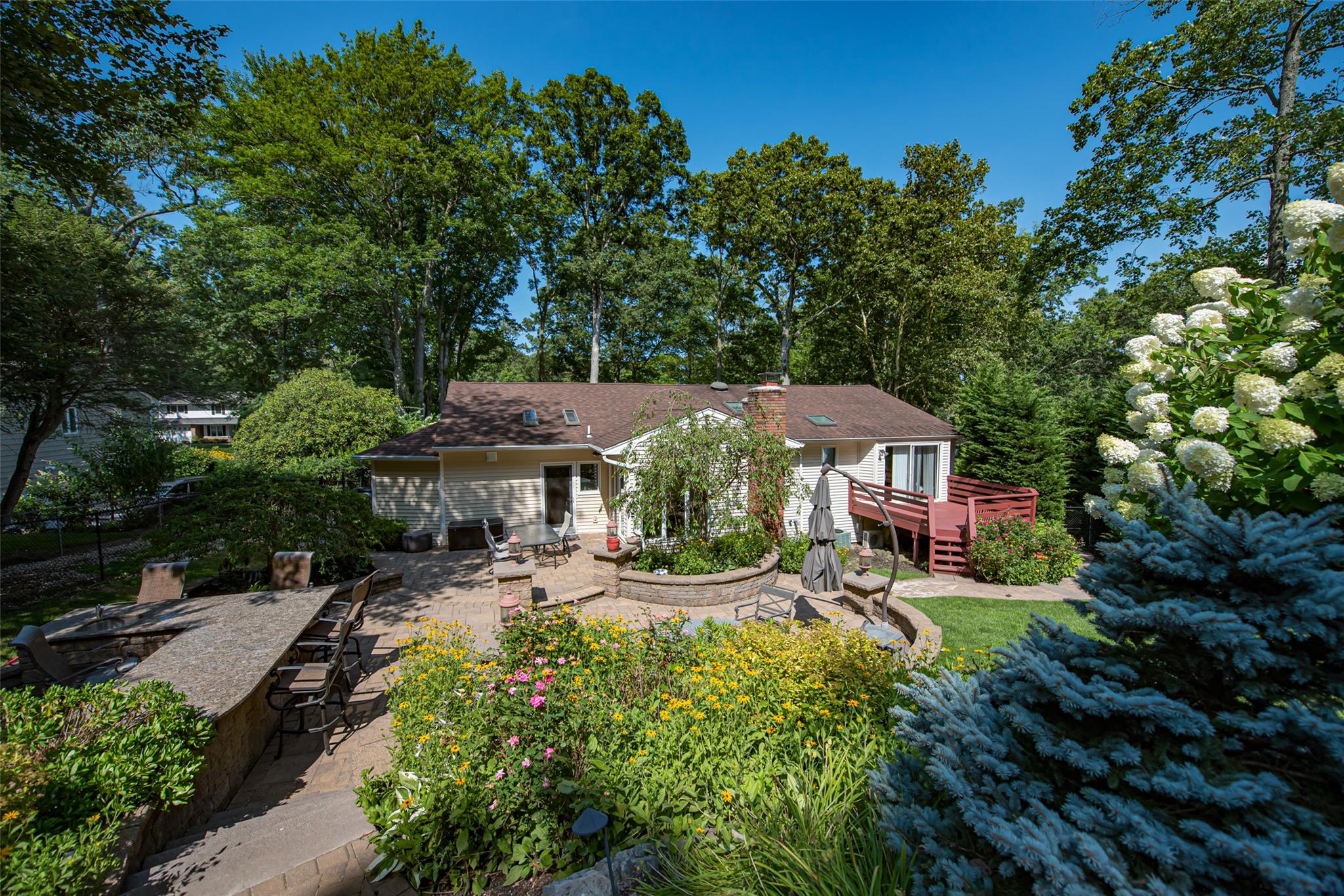 37 Colby Drive, Dix Hills, New York image 9