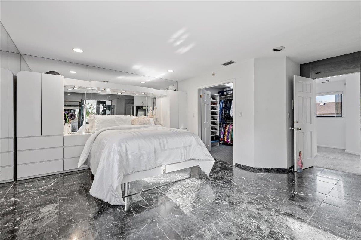 54 Northgate Circle, Melville, New York image 19