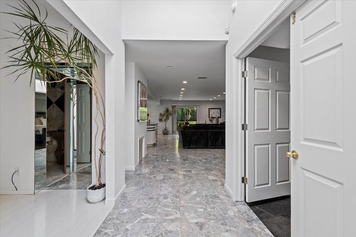 54 Northgate Circle, Melville, New York image 3