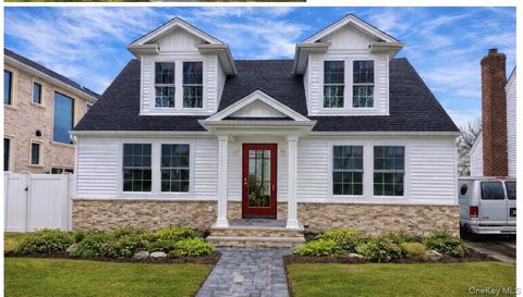 206 Devonshire Drive New Hyde Park NY 11040