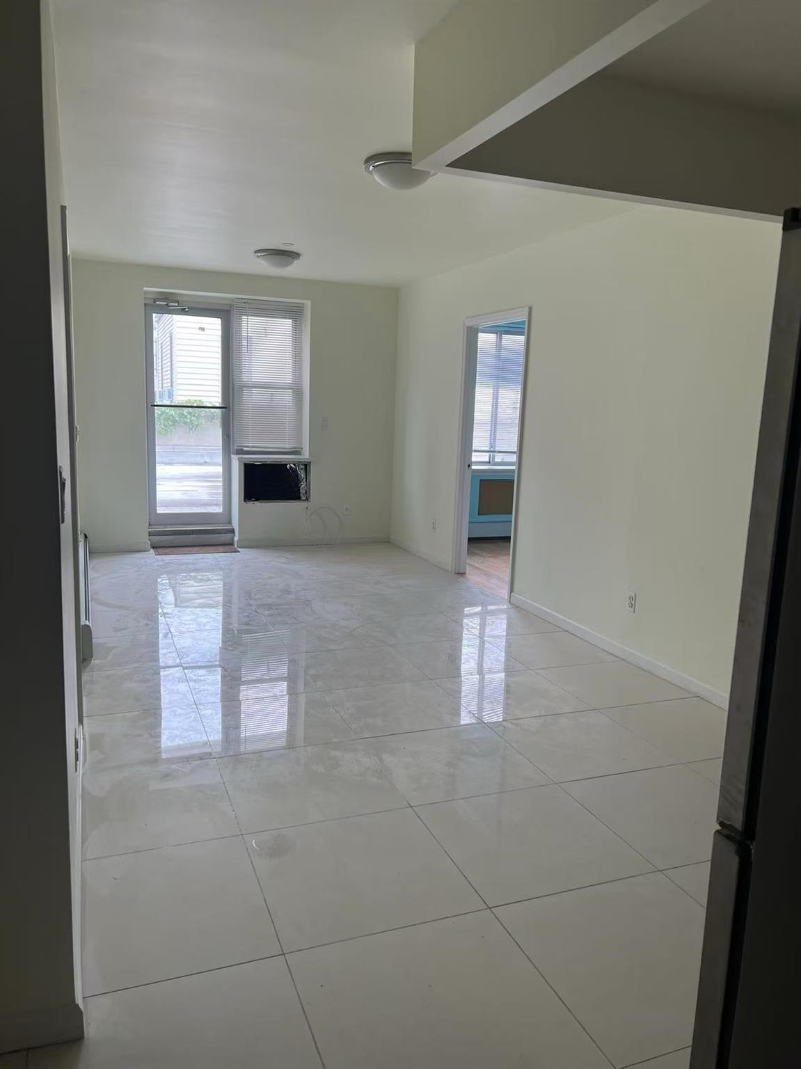 31-53 Linden Place #2E, Flushing, New York image 3