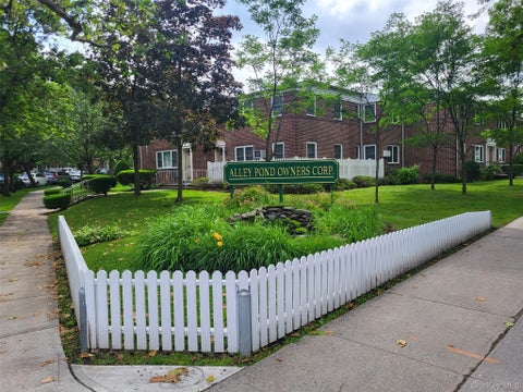 Homes For Sale - 224-23 Kingsbury Avenue #B<br/> Oakland Gardens, NY 11364