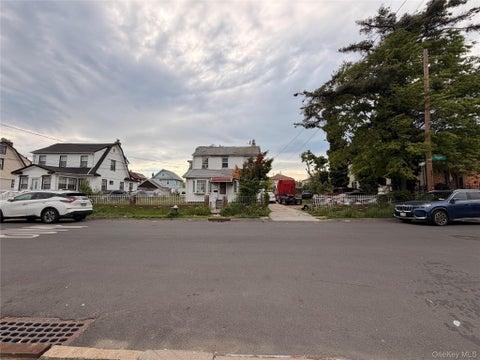 Homes For Sale - 18719 Pineville Lane<br/> Jamaica, NY 11413
