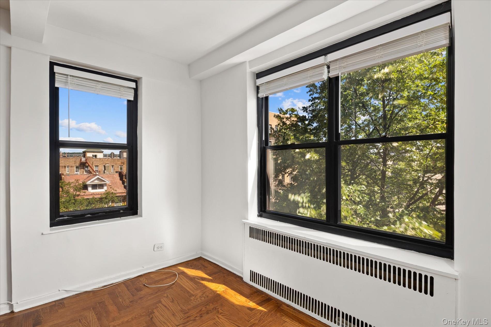 70 Park Terrace West E40