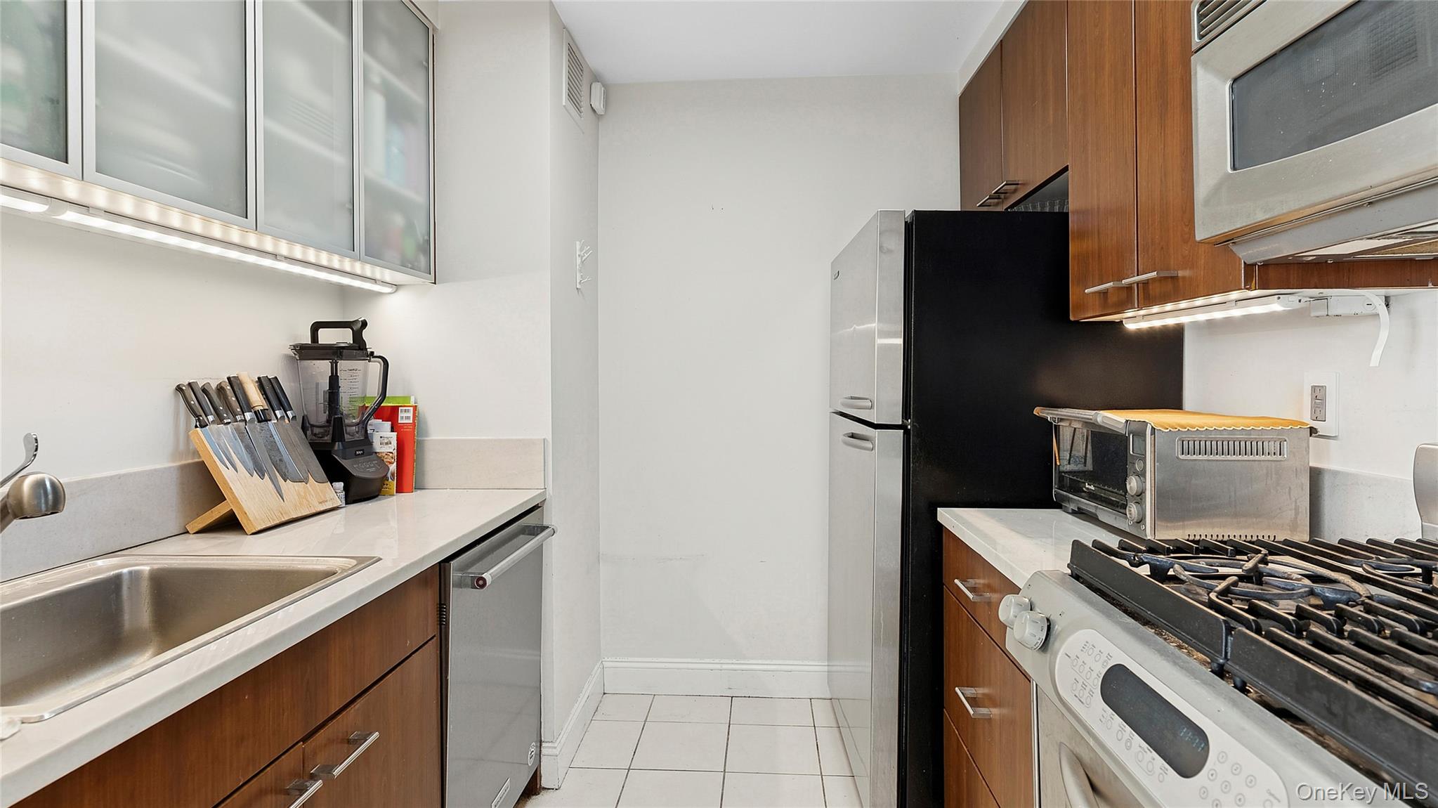 217 E 96th Street 25C