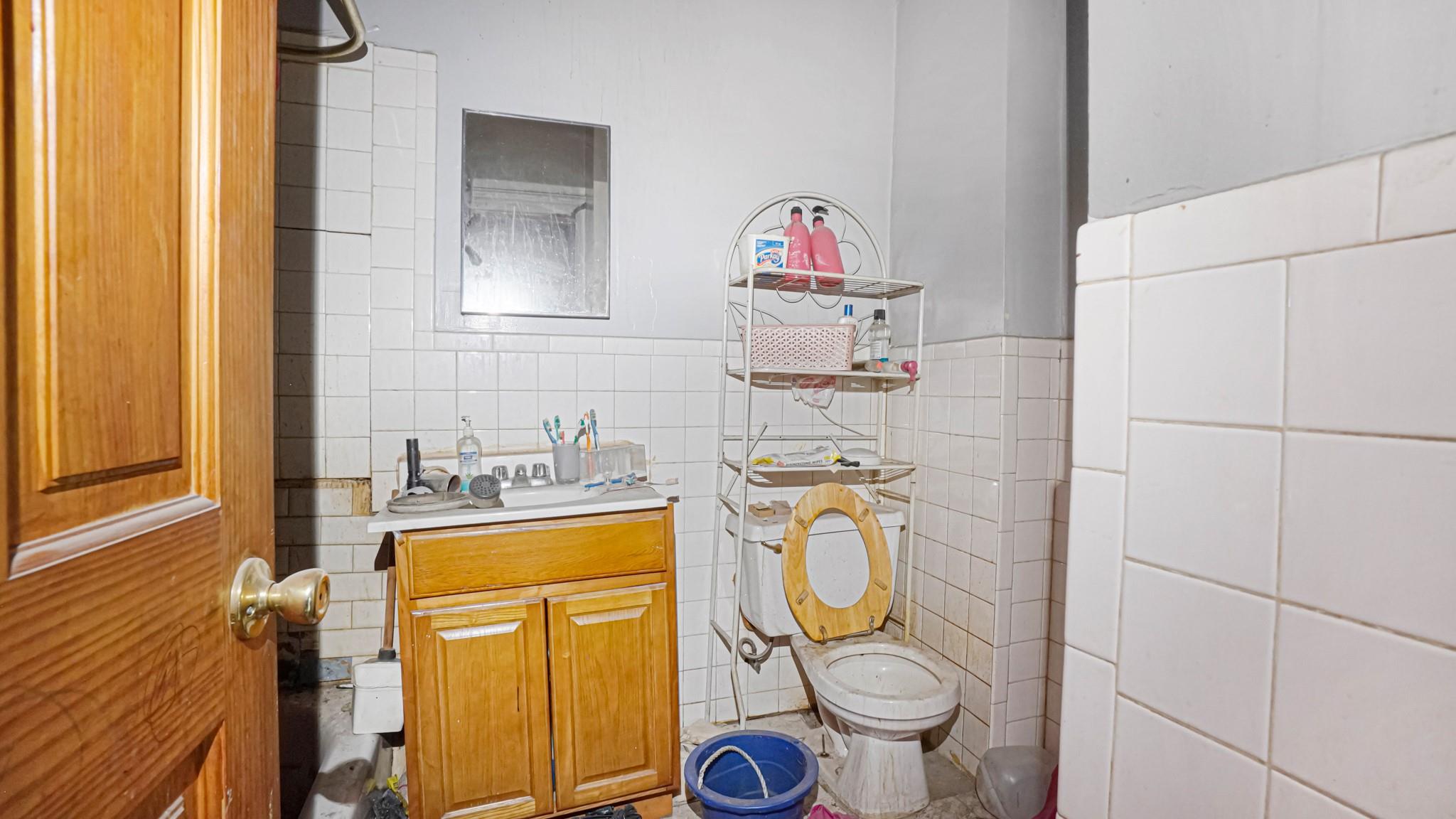 1729 Unionport Road, Bronx, New York image 12