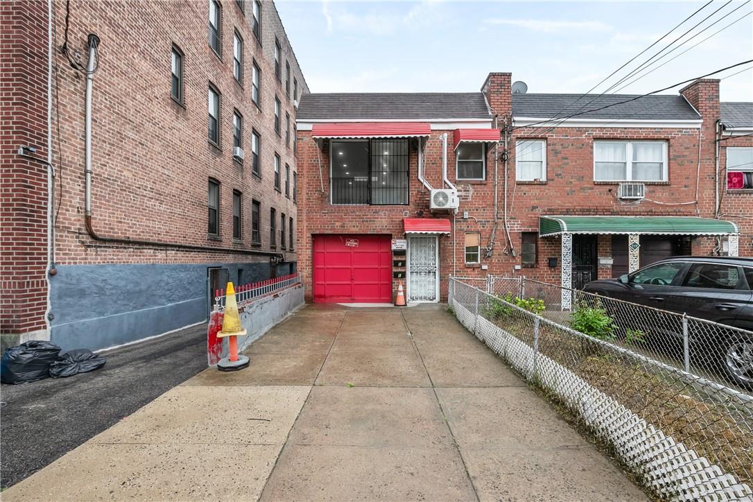New York, New York 10466, United States, 3 Bedrooms Bedrooms, ,2 BathroomsBathrooms,Residential,Active,85881