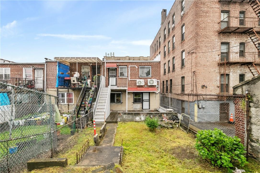 New York, New York 10466, United States, 3 Bedrooms Bedrooms, ,2 BathroomsBathrooms,Residential,Active,85881
