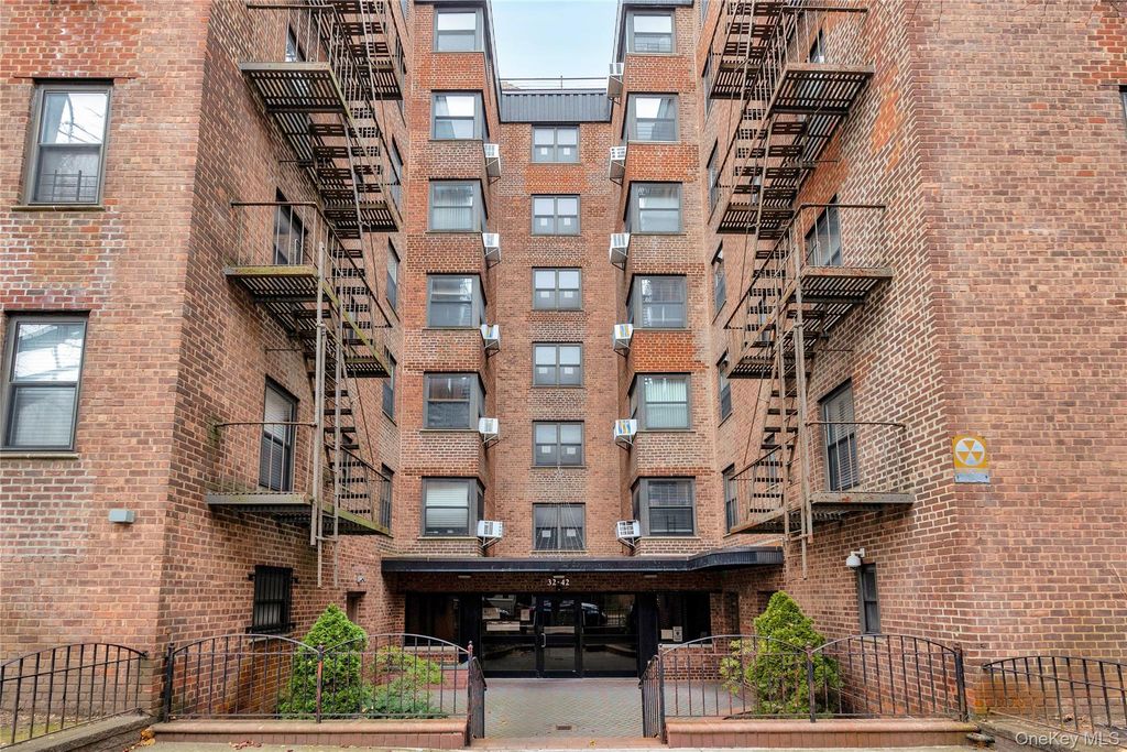 Photo of 32-42 91st Street #401, Jackson Heights, NY 11369 (MLS # 943751)