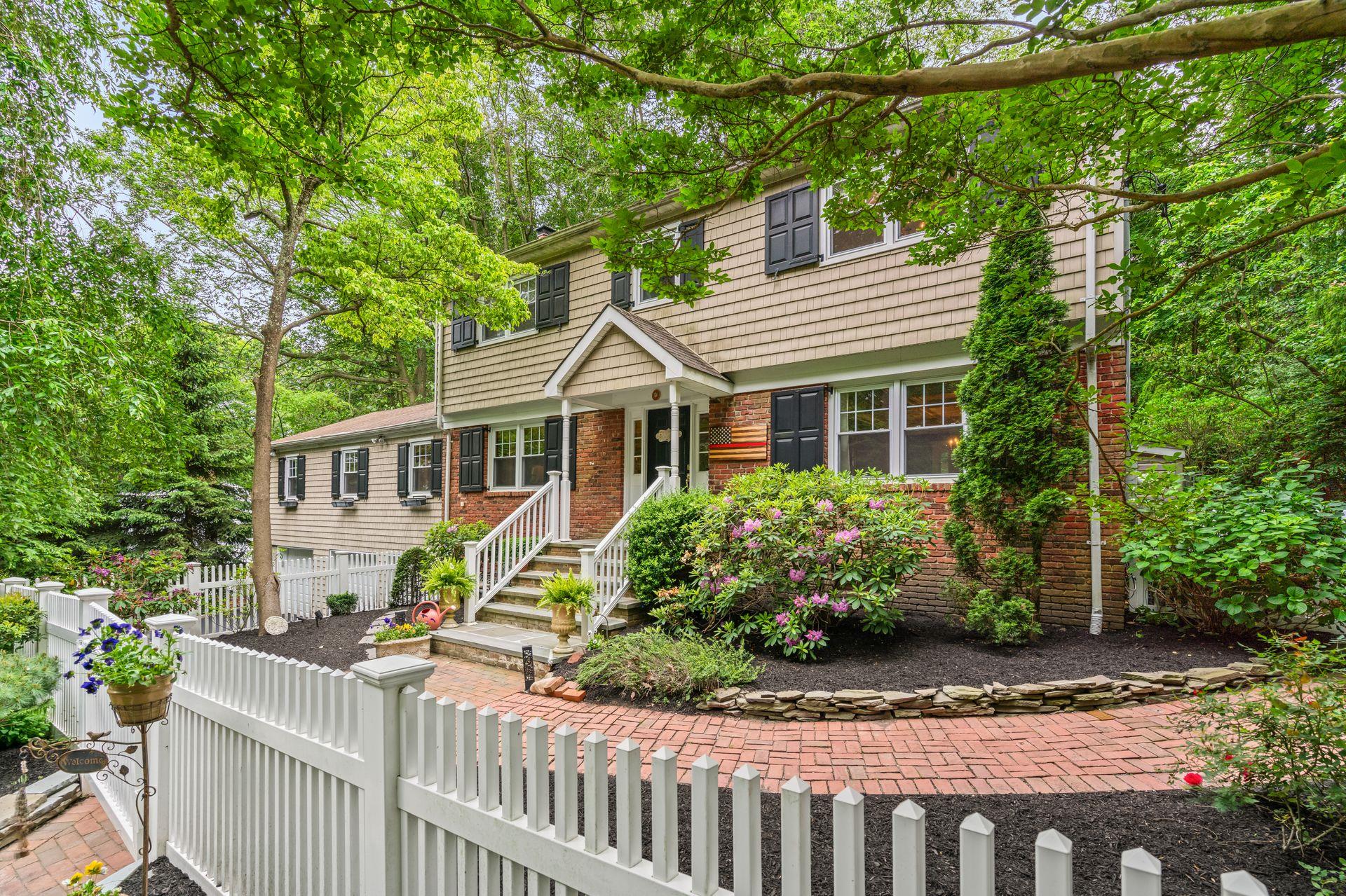 128 Cove Road, Huntington, New York image 4