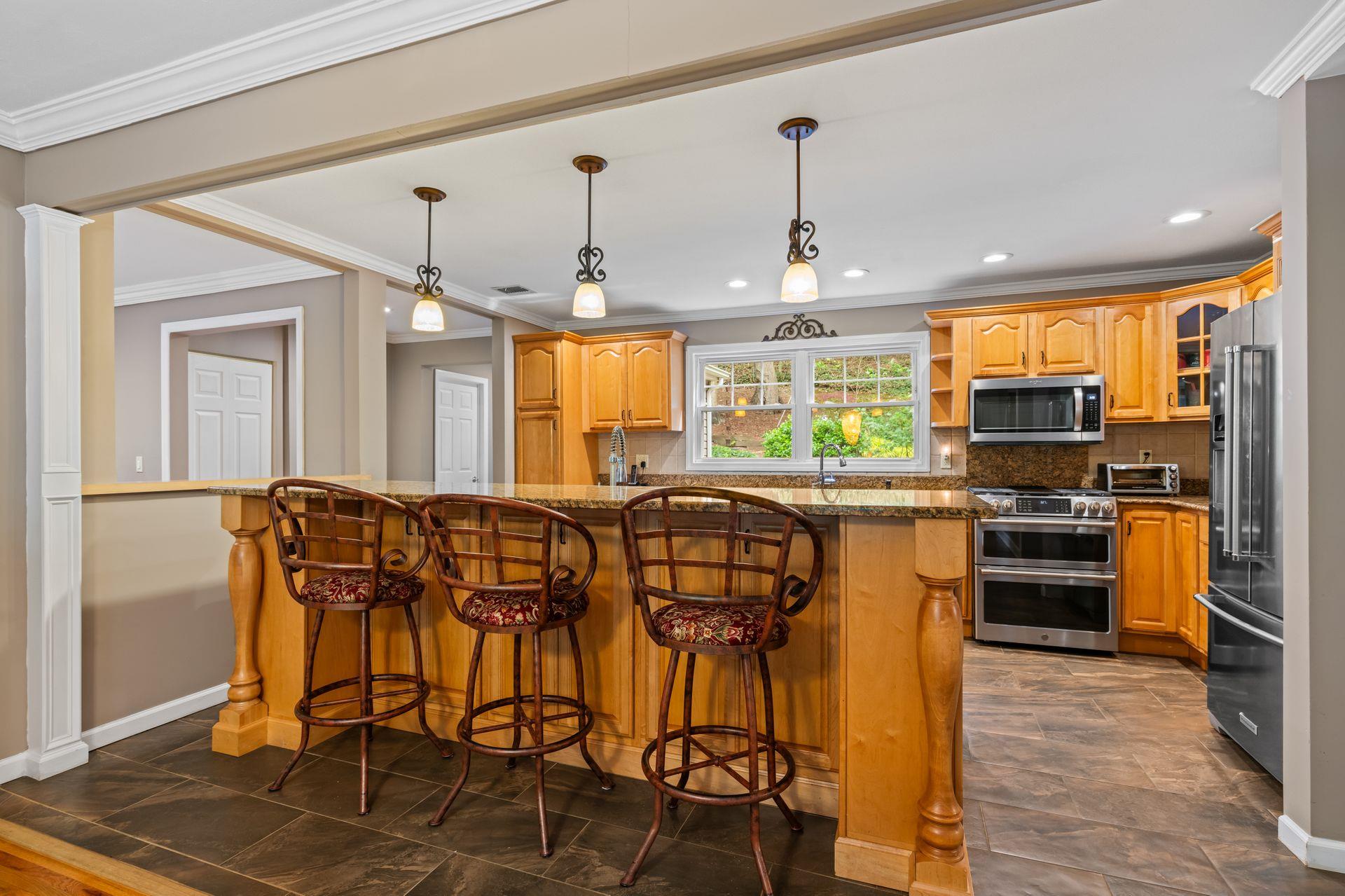 128 Cove Road, Huntington, New York image 5