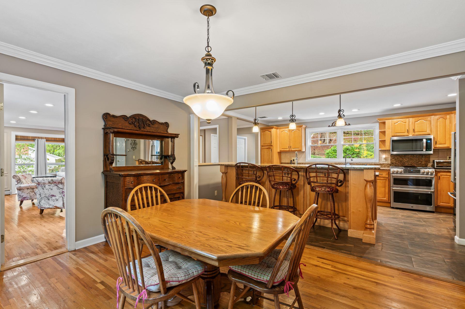128 Cove Road, Huntington, New York image 6