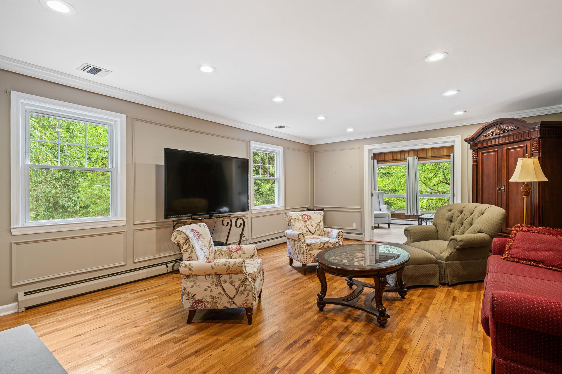 128 Cove Road, Huntington, New York image 15