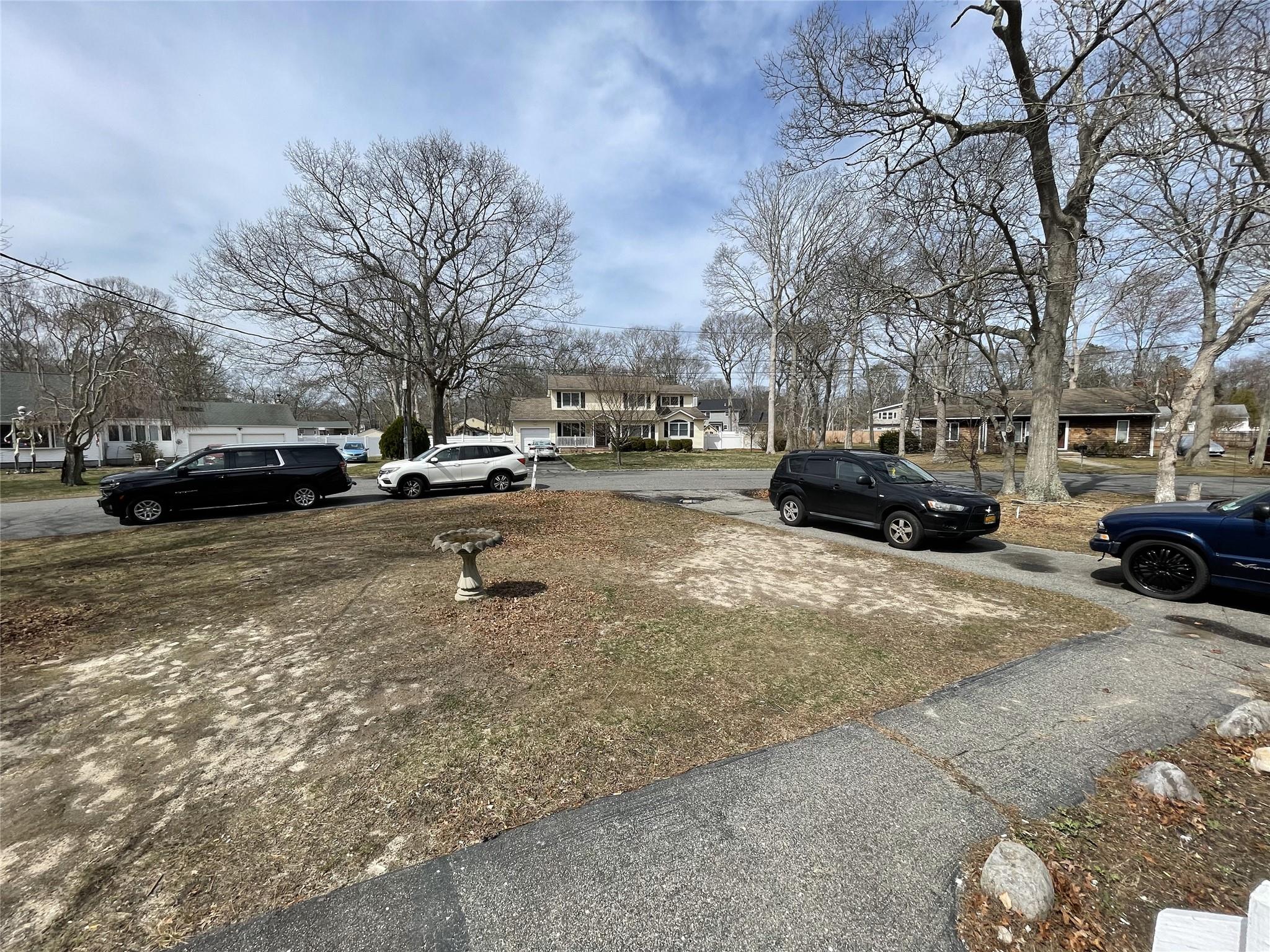 8 Park Cir Cir, Shirley, New York image 11