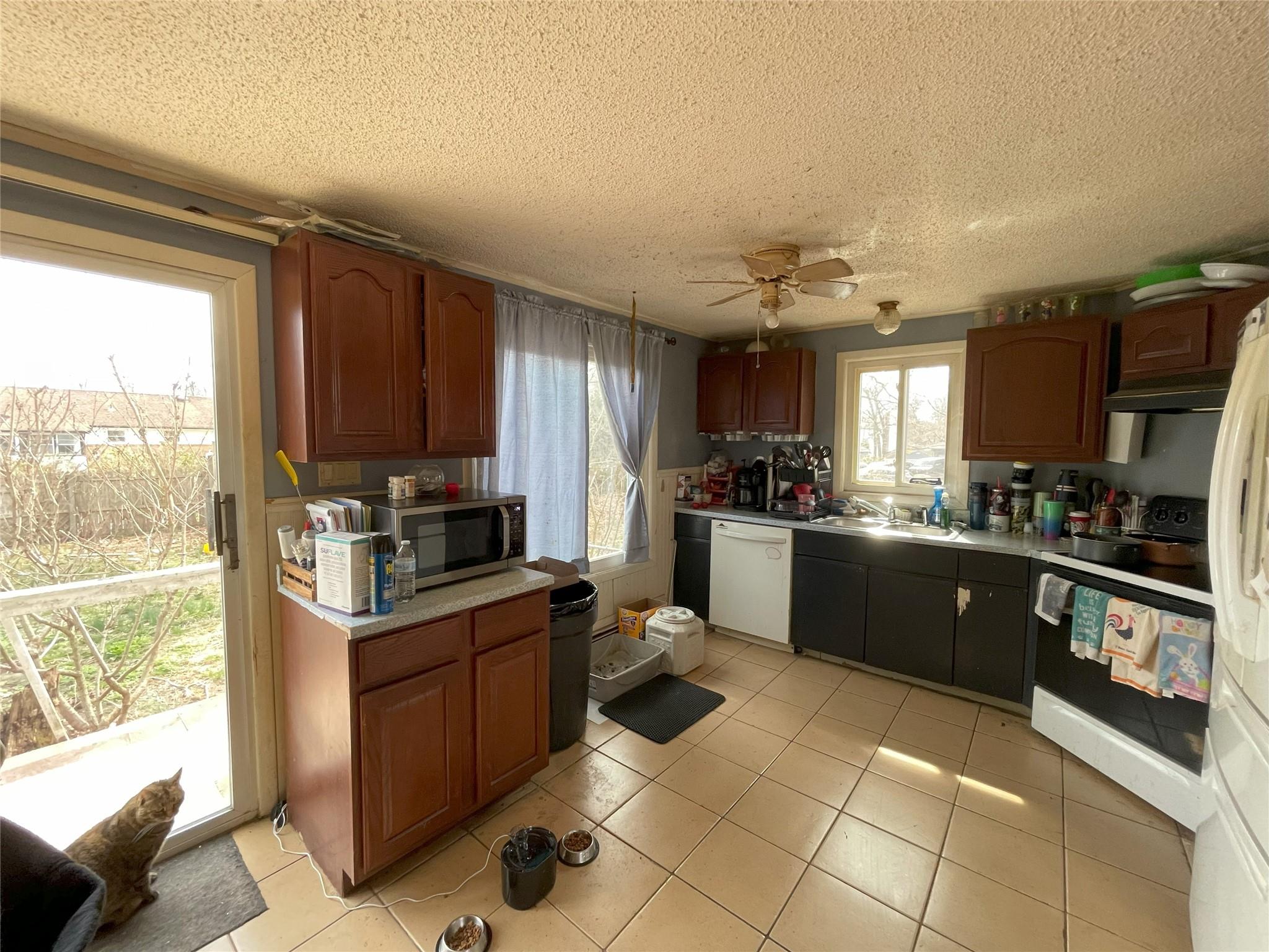8 Park Cir Cir, Shirley, New York image 8