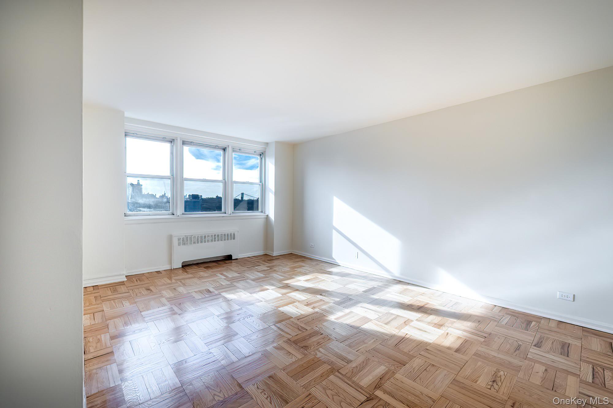 25 Knolls Crescent 8L