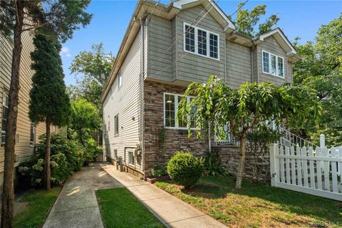 136 Holland Avenue Staten Island NY 10303