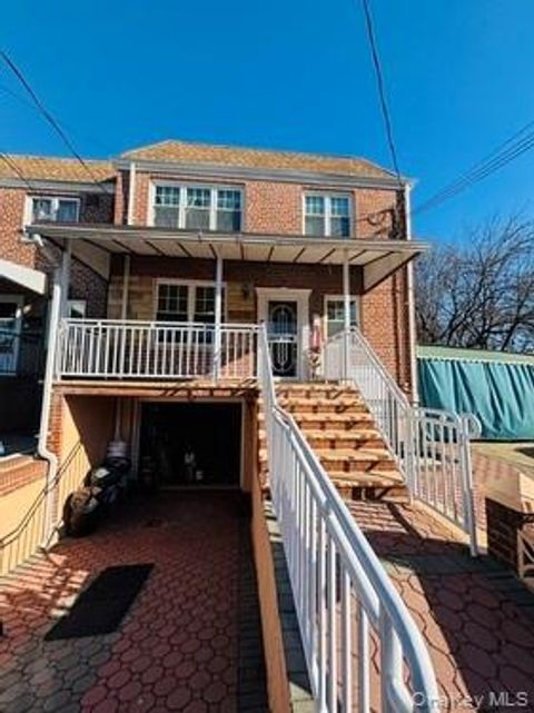 Photo of 6227 69th Lane, Middle Village, NY 11379 (MLS # 944060)