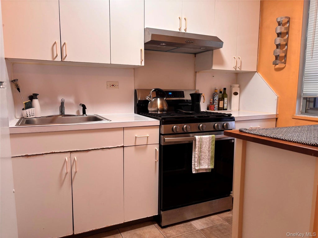 Photo of 61-25 97th Street #6E, Rego Park, NY 11374 (MLS # 1041957)